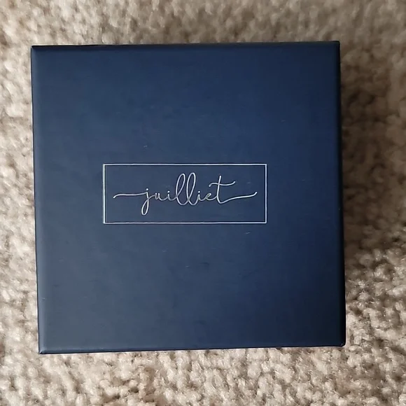 NIB Juilliet 'Love' Silver Plated Necklace, Size 18", Color Silver - Picture 2 of 3